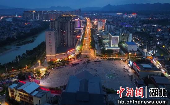 楚韵生辉——湖北自然风光与民俗风情舞台画卷