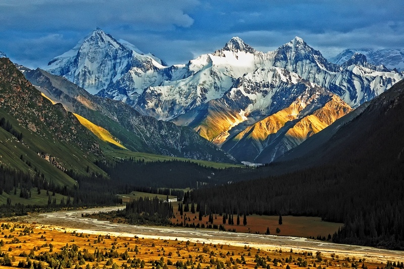 梦想翱翔之地，新疆风采